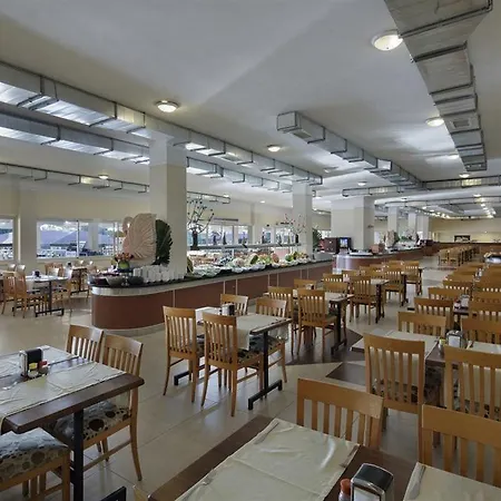 아르마스 그린 풀라 비치 4* 아브살라르